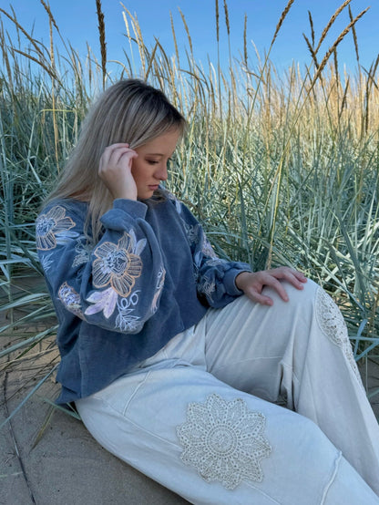 The Wildflower Embroidered Crewneck - Allora